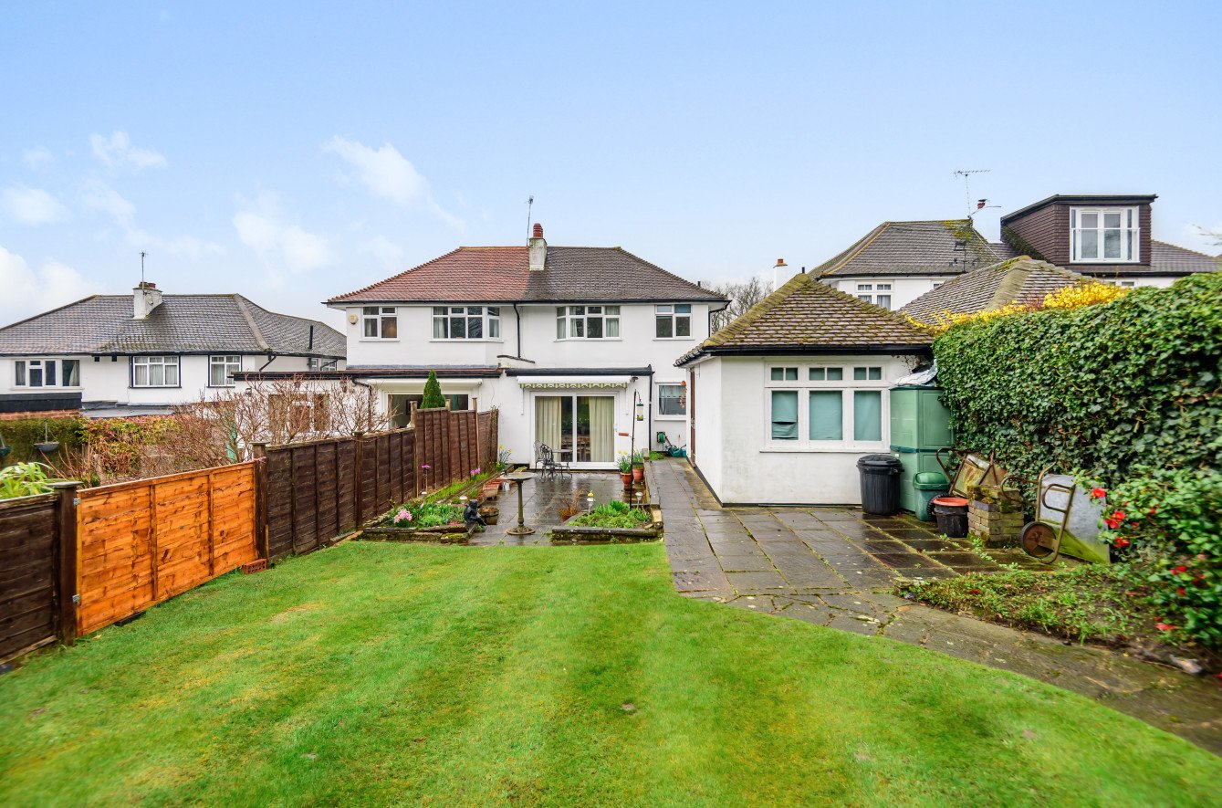 3 bedroom House for sale in Hillcroft Crescent, Oxhey Hall, WD19