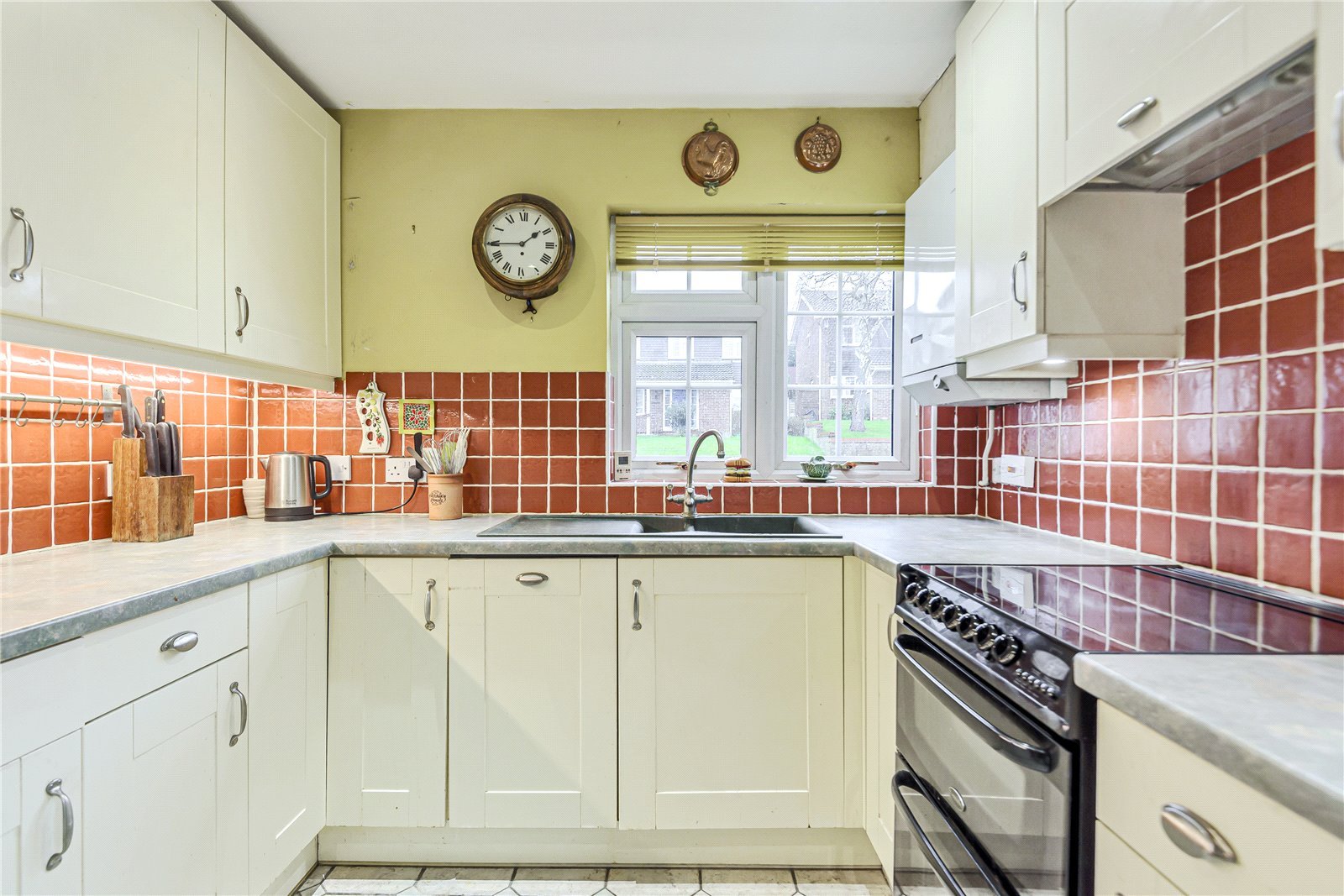 4 bedroom House for sale in Deanacre Close, Chalfont St. Peter