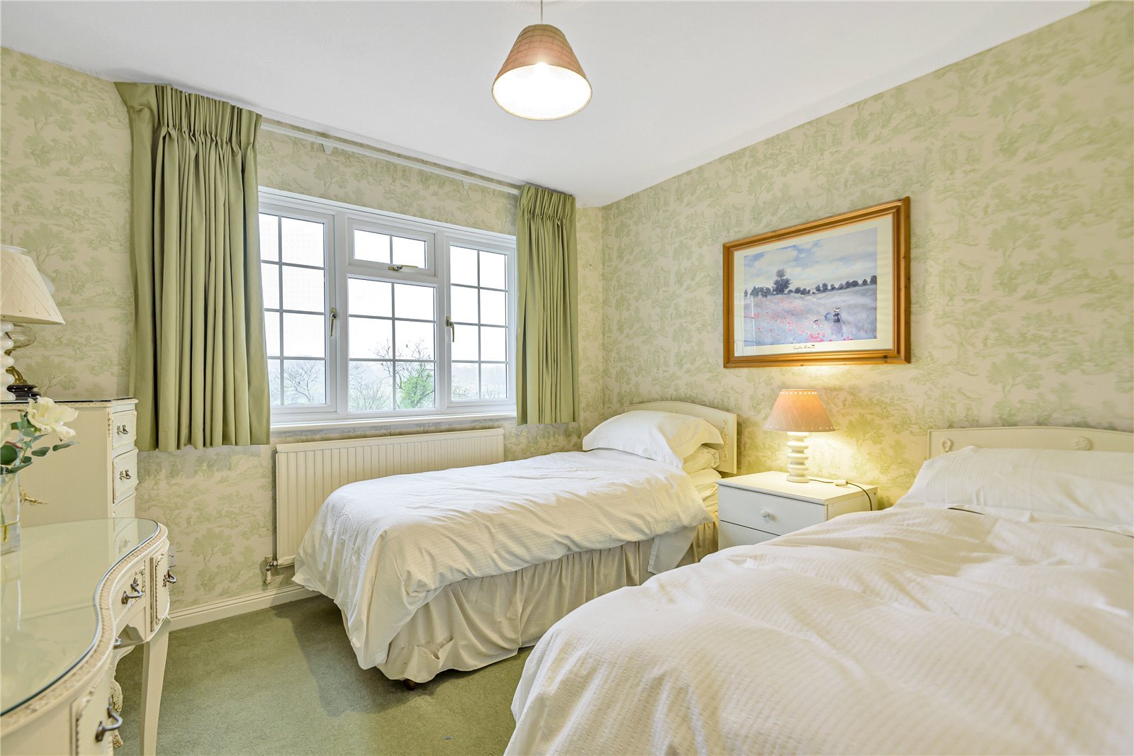 4 bedroom House for sale in Deanacre Close, Chalfont St. Peter