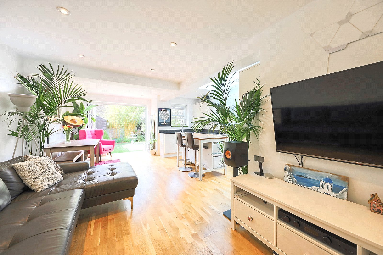 2 bedroom Flat/Apartment for sale in Haven Lane, Ealing, London, W5