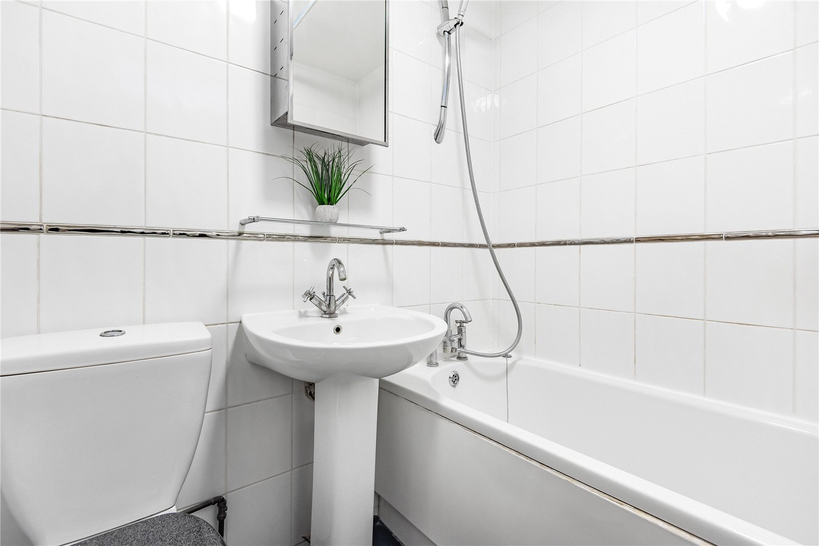 2 bedroom House for sale in Waller Drive, Northwood, Middlesex, HA6