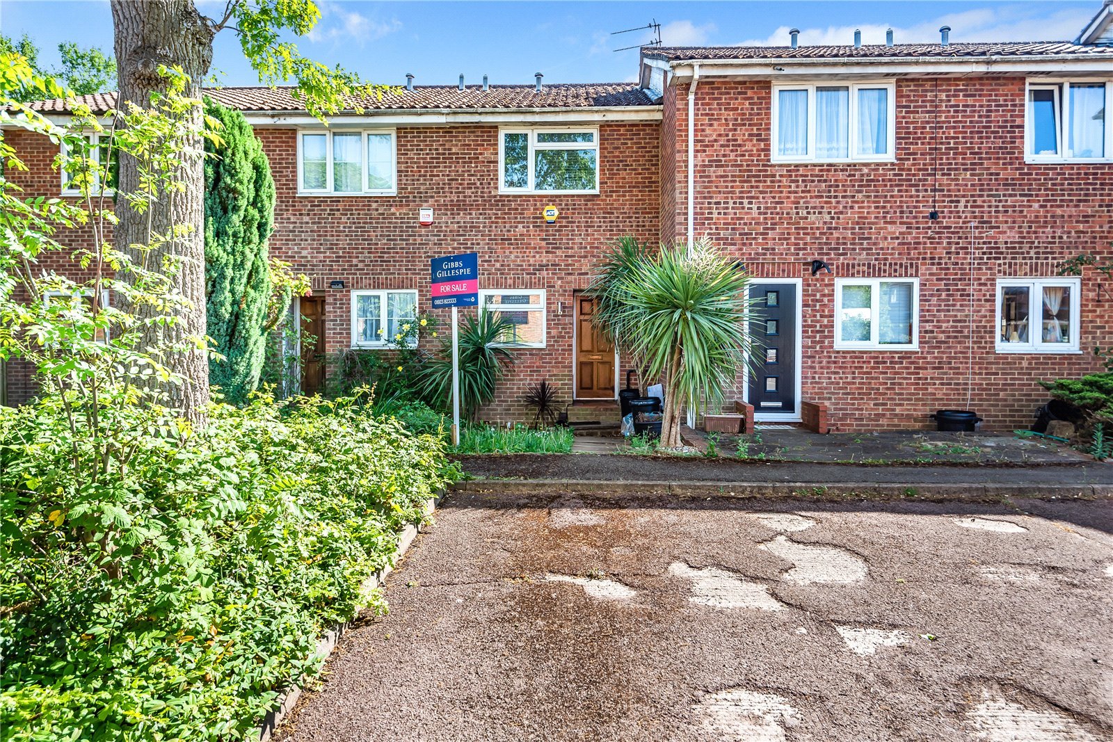 2 bedroom House for sale in Waller Drive, Northwood, Middlesex, HA6