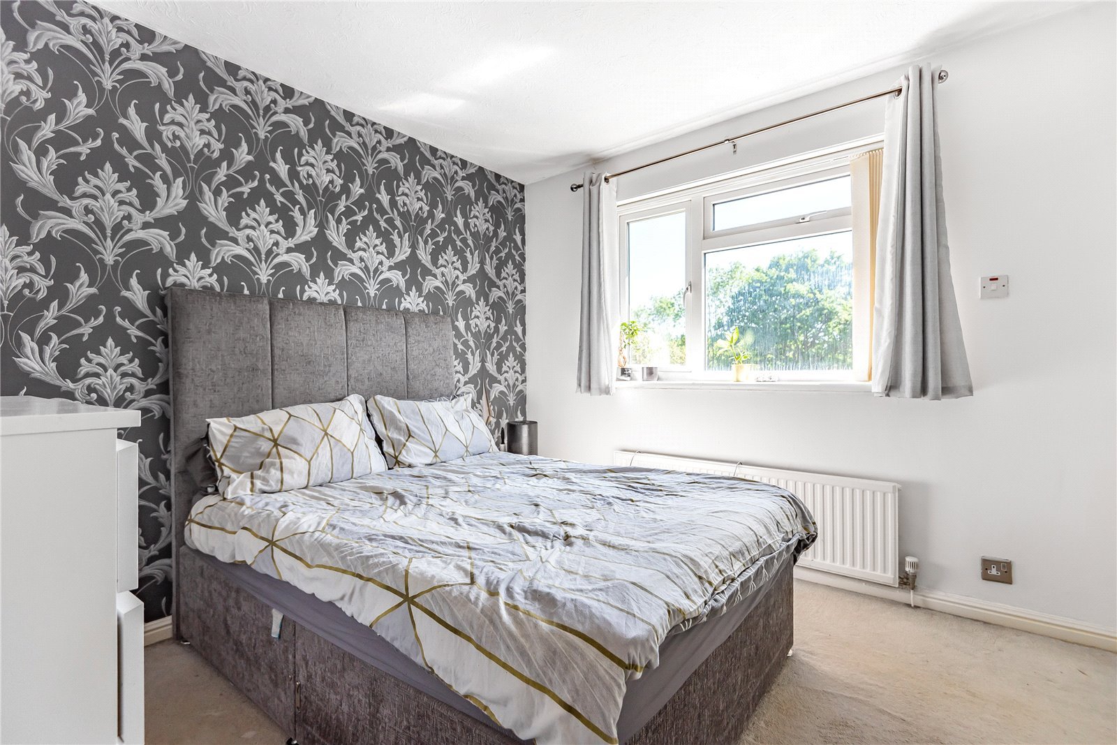 2 bedroom House for sale in Waller Drive, Northwood, Middlesex, HA6