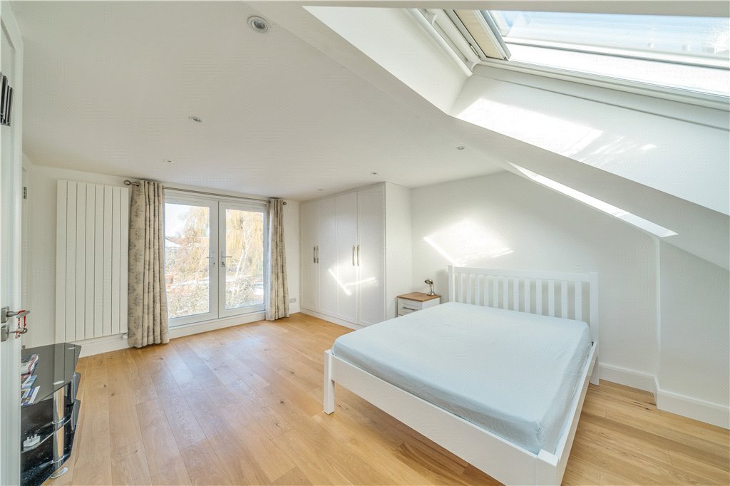 4 bedroom House for sale in The Lawns, Pinner, Middlesex, HA5 Gibbs