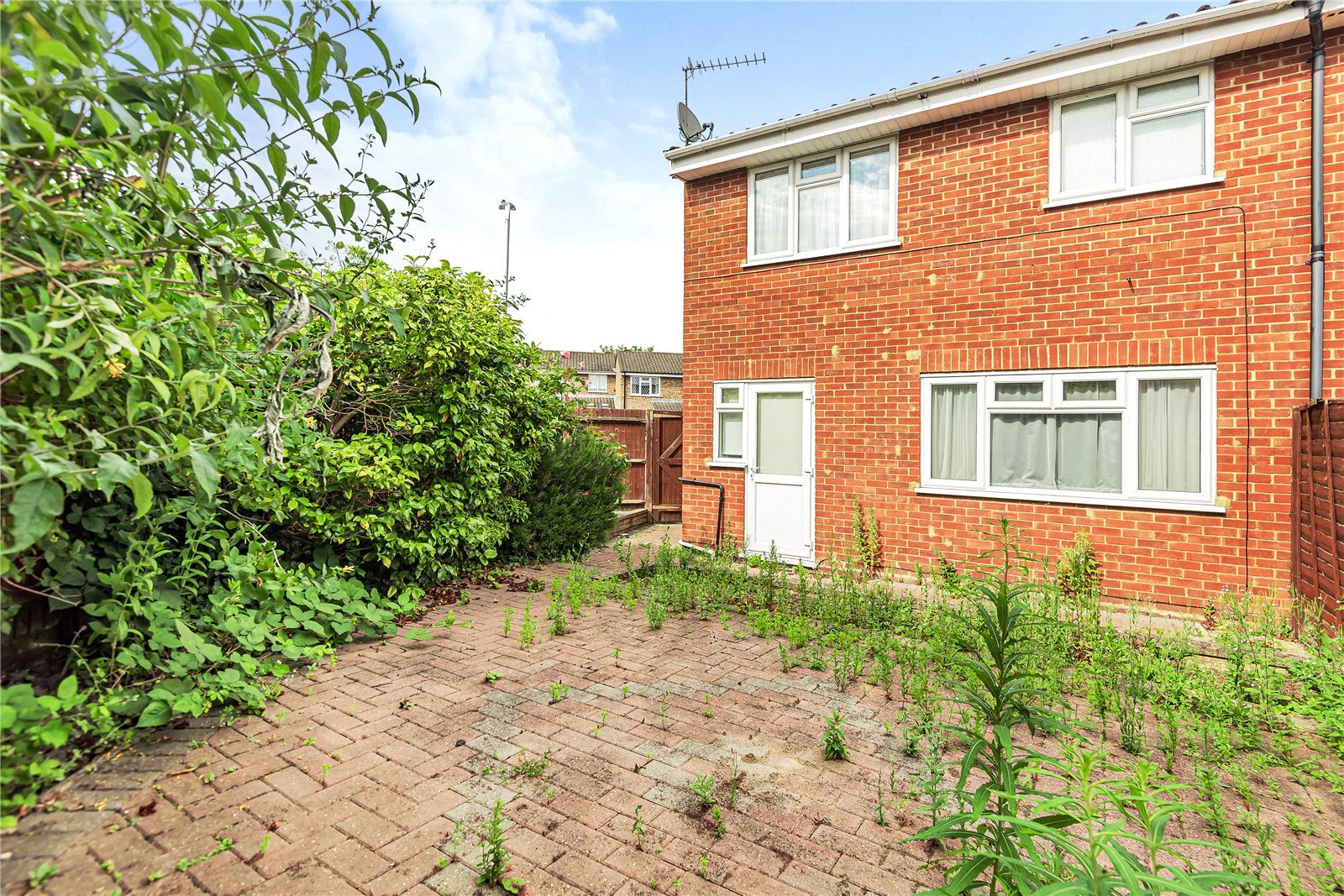 3 bedroom House for sale in Haslam Close, Ickenham, Uxbridge, Middlesex