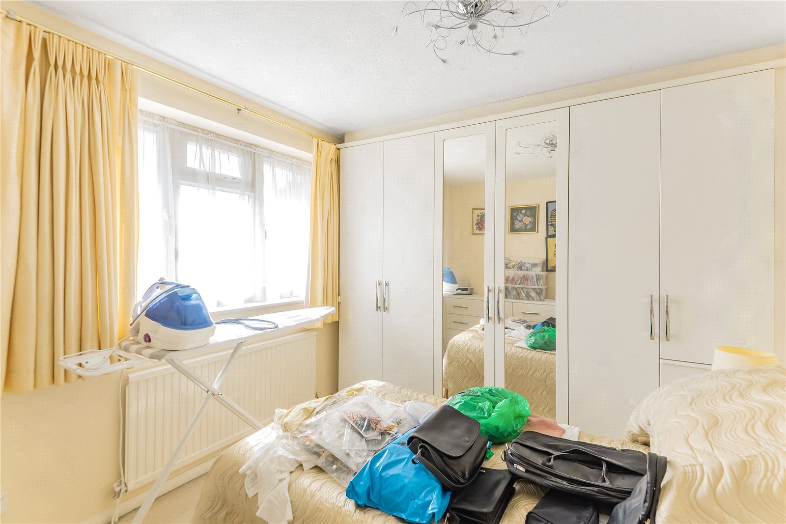 3 bedroom House for sale in Haslam Close, Ickenham, Uxbridge, Middlesex