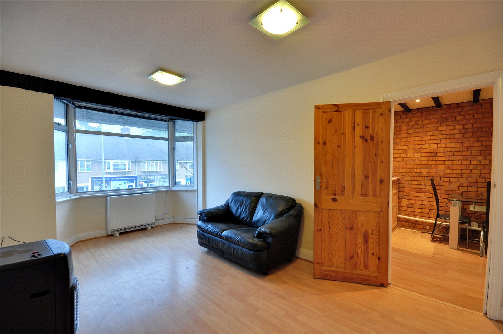 1 bedroom Flat/Apartment for sale in Moneyhill Parade, Rickmansworth