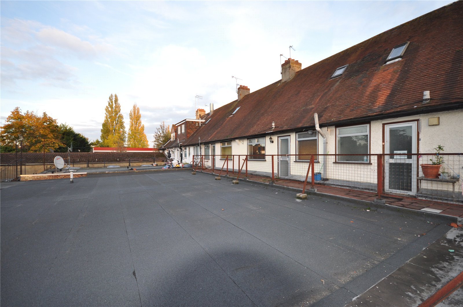 1 bedroom Flat/Apartment for sale in Moneyhill Parade, Rickmansworth