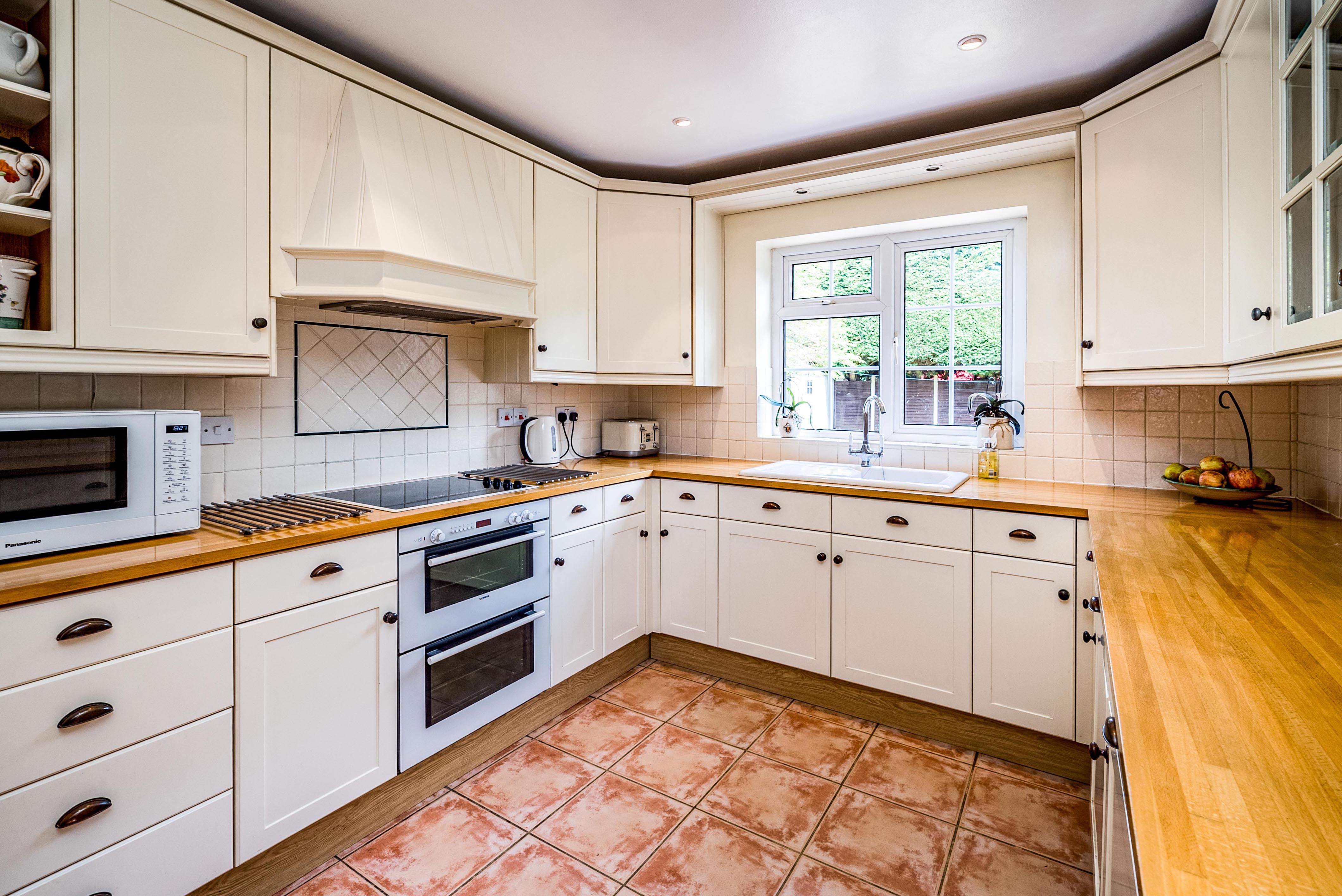 3 bedroom House for sale in Lower Road, Chalfont St. Peter, Gerrards