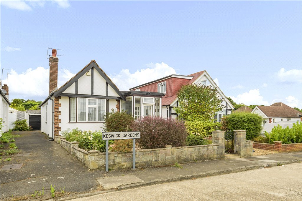 2 bedroom Bungalow for sale in Keswick Gardens, Ruislip, Middlsex, HA4