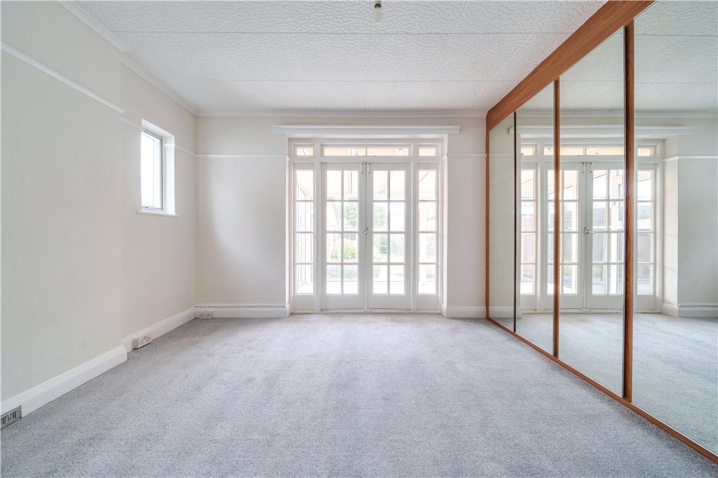 2 bedroom Bungalow for sale in Keswick Gardens, Ruislip, Middlsex, HA4