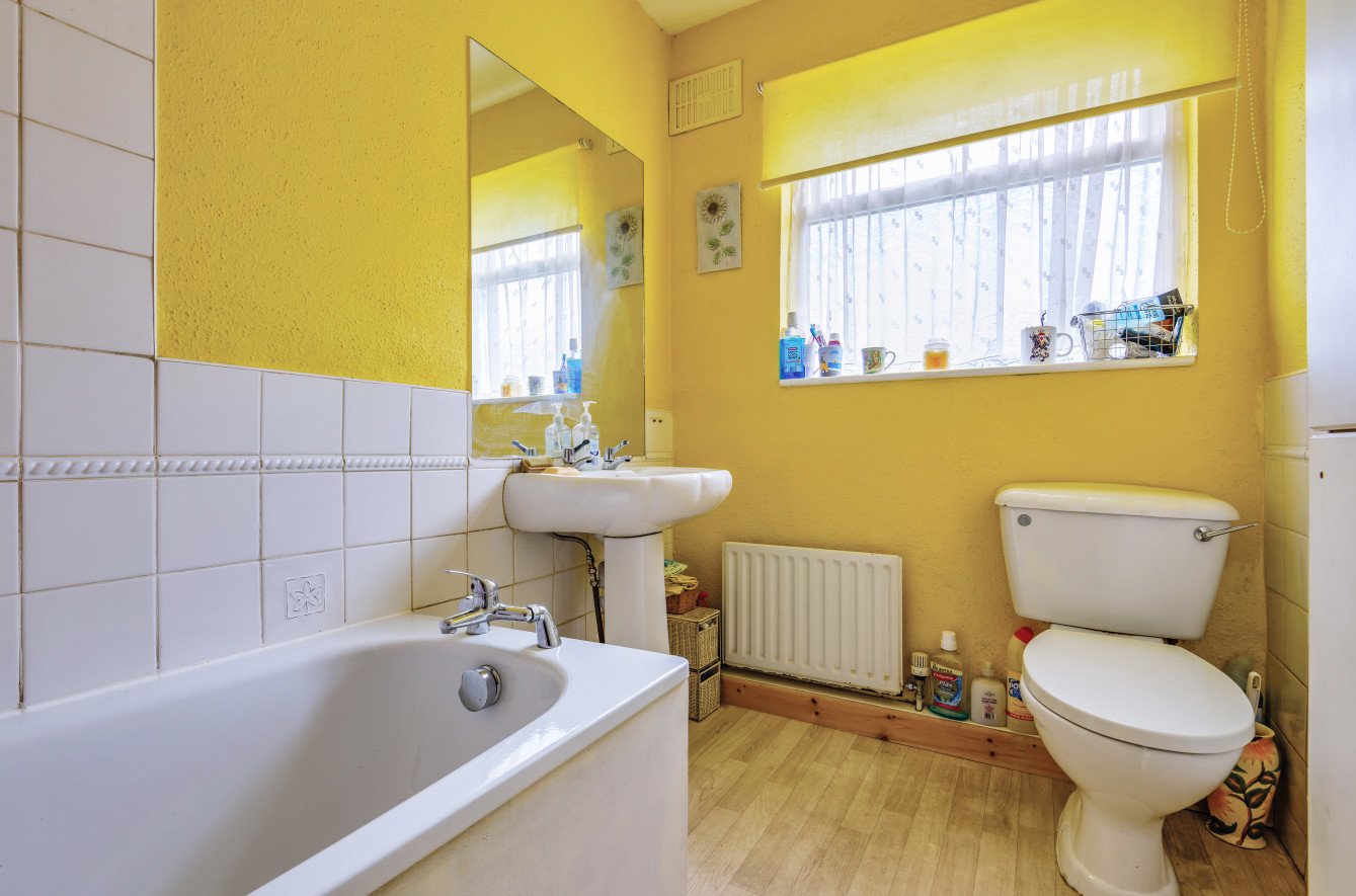 3 bedroom House for sale in Bedford Road, Ruislip, Middlesex, HA4