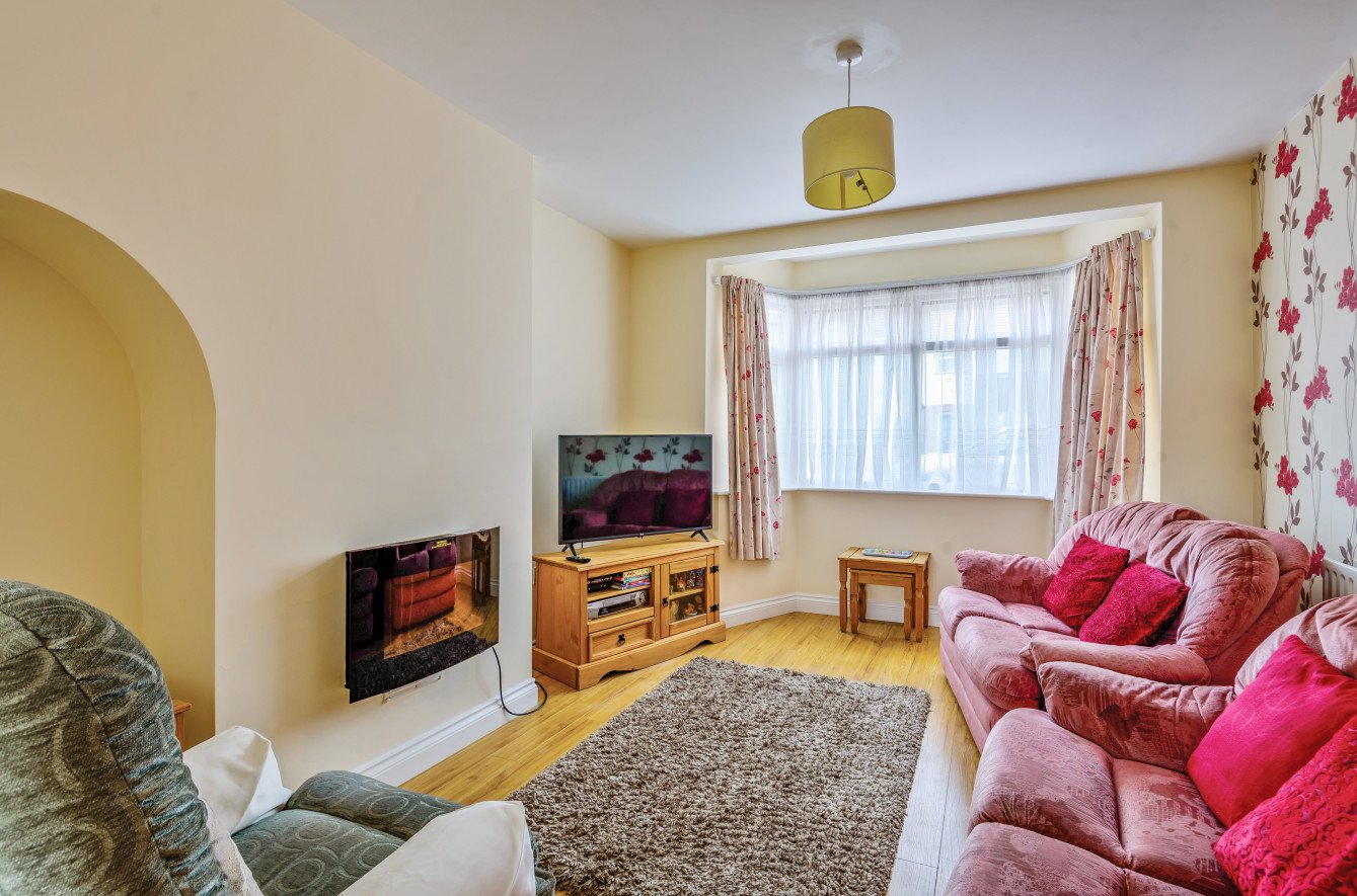 3 bedroom House for sale in Bedford Road, Ruislip, Middlesex, HA4