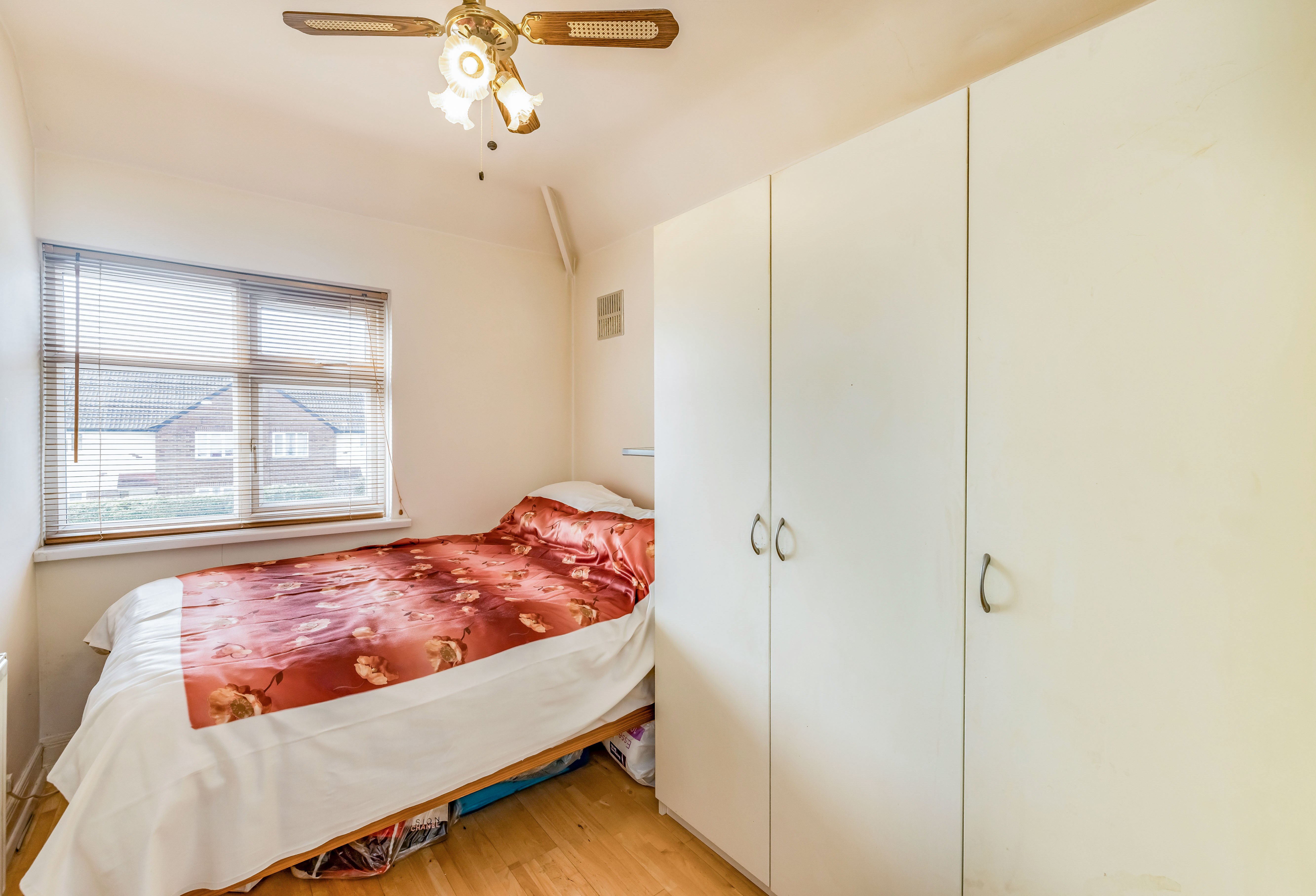 4 bedroom House for sale in Rickmansworth Road, Northwood, Middlesex