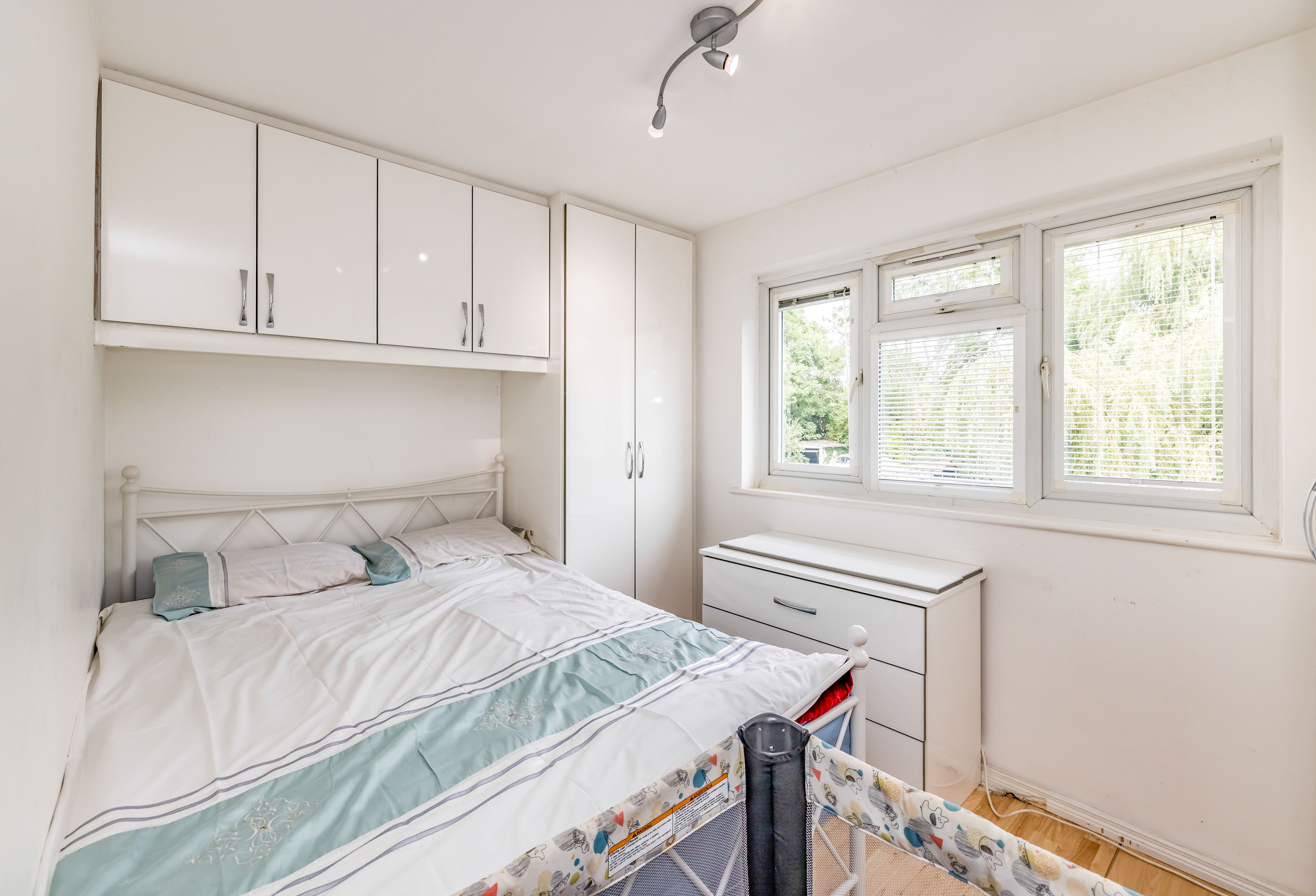 4 bedroom House for sale in Rickmansworth Road, Northwood, Middlesex