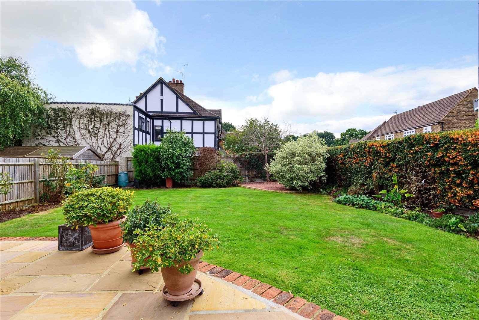 3 bedroom House for sale in Elmbridge Drive, Ruislip, Middlesex, HA4