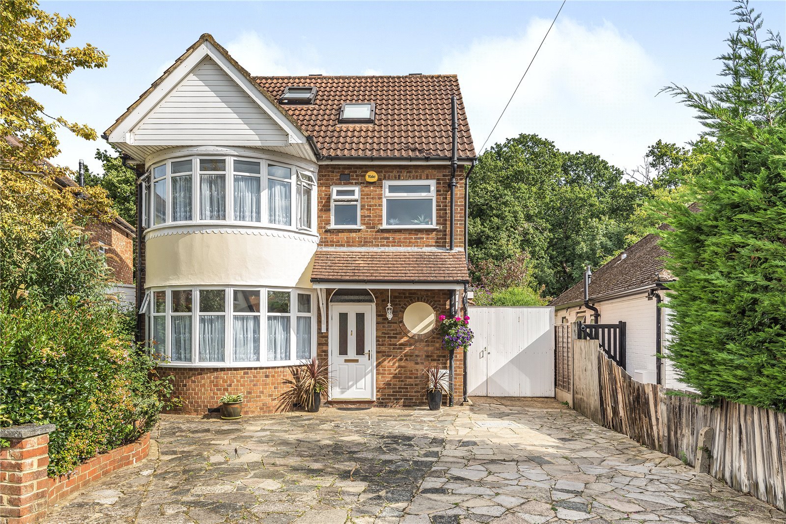 4 bedroom House for sale in Hoylake Crescent, Ickenham, Middlesex, UB10