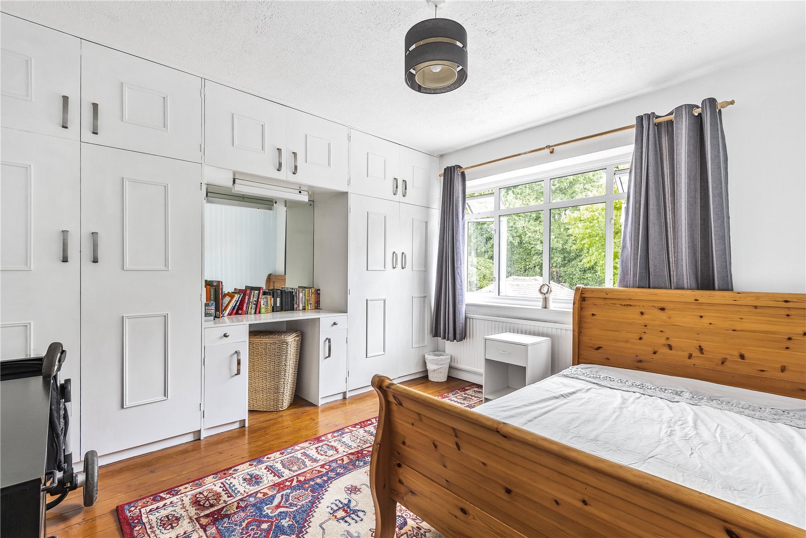 4 bedroom House for sale in Hoylake Crescent, Ickenham, Middlesex, UB10