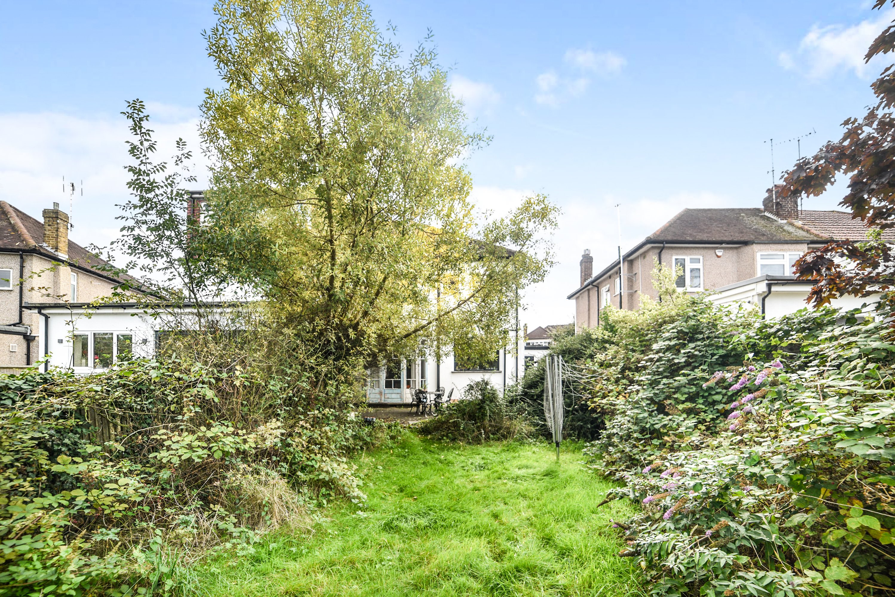 3 bedroom House for sale in St. Michaels Crescent, Pinner, Middlesex