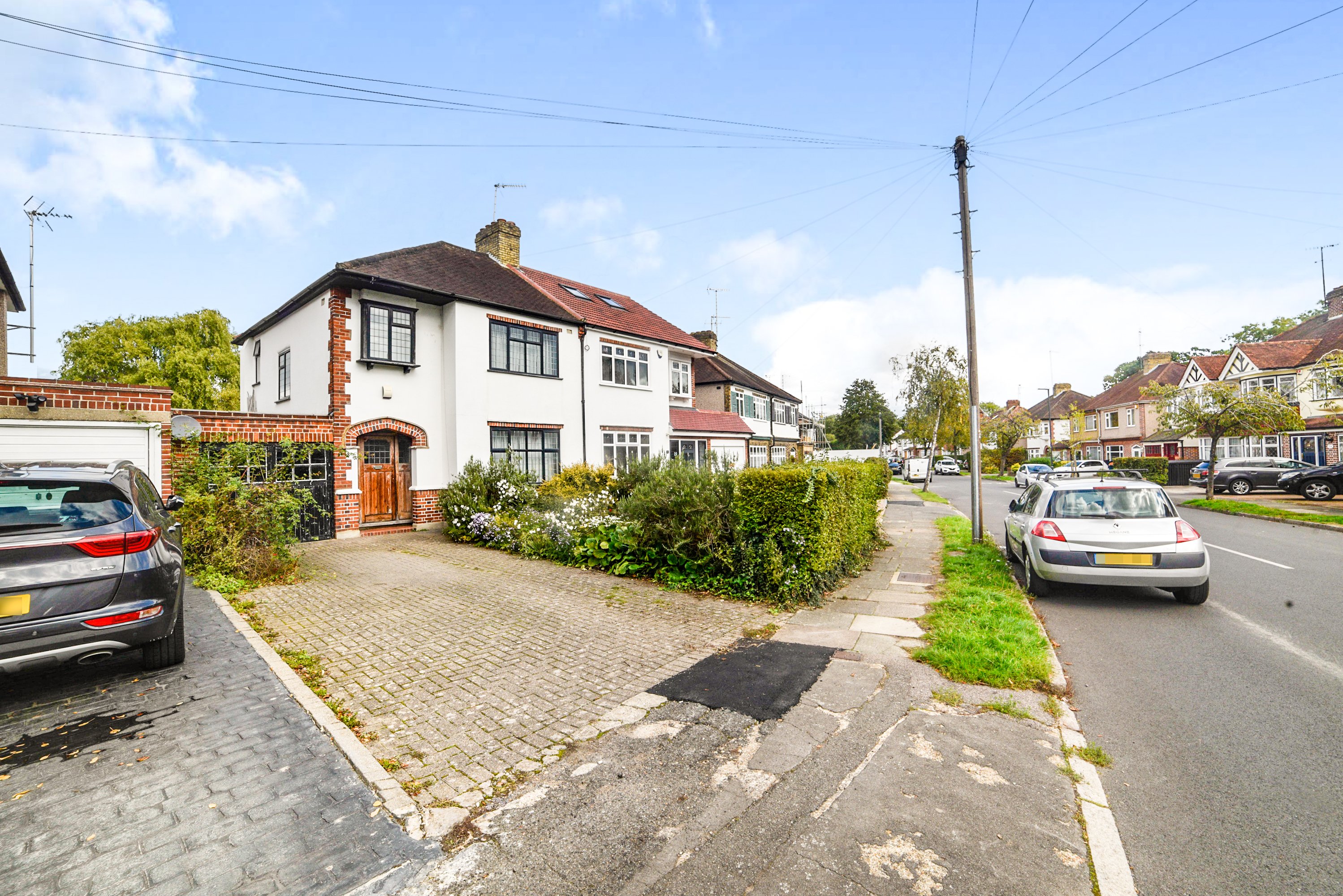 3 bedroom House for sale in St. Michaels Crescent, Pinner, Middlesex