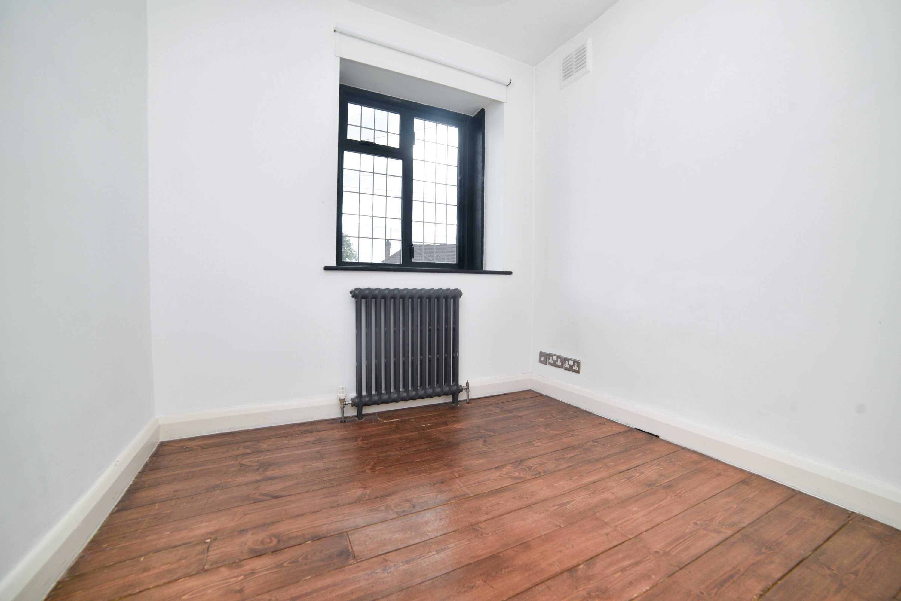 3 bedroom House for sale in St. Michaels Crescent, Pinner, Middlesex