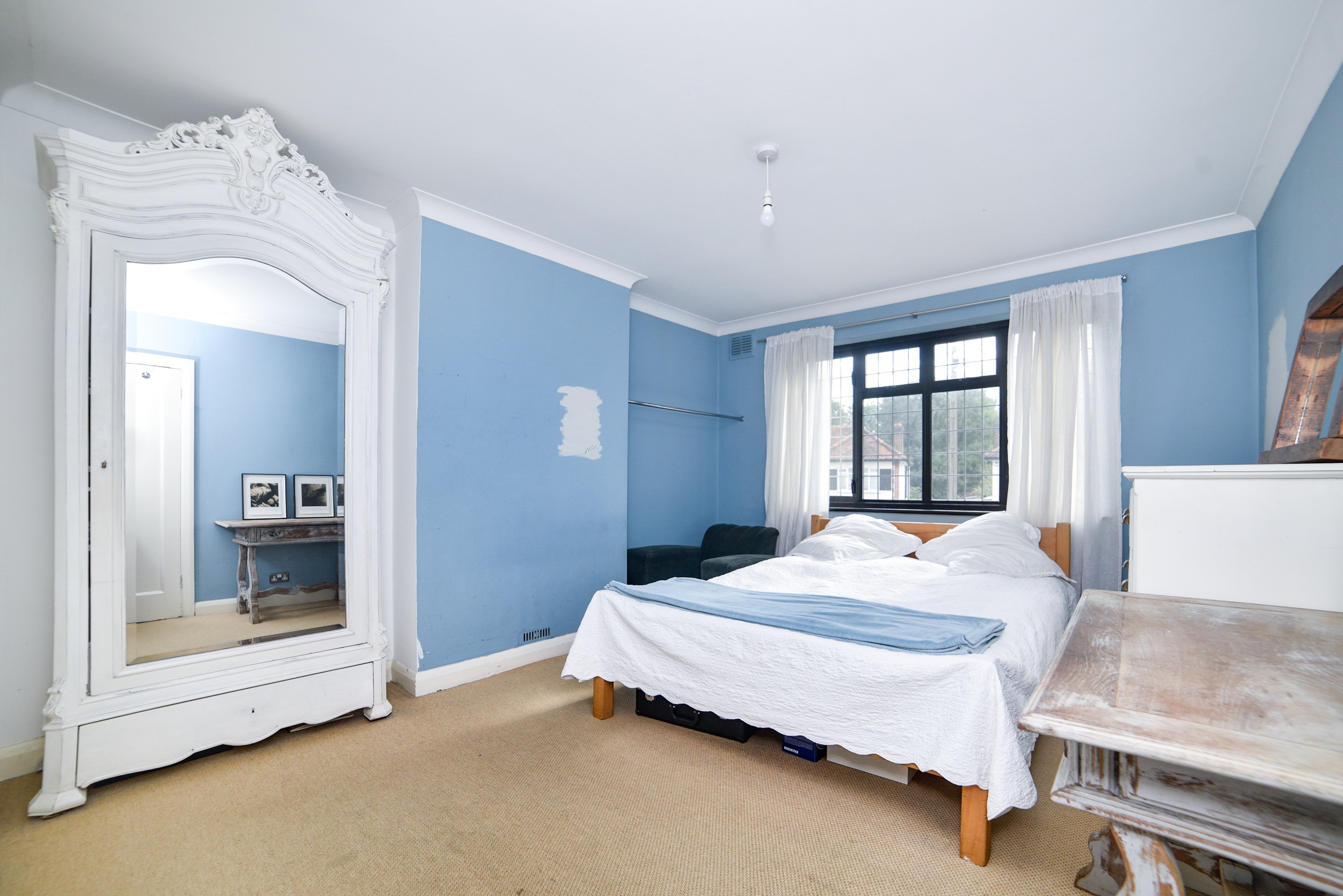 3 bedroom House for sale in St. Michaels Crescent, Pinner, Middlesex