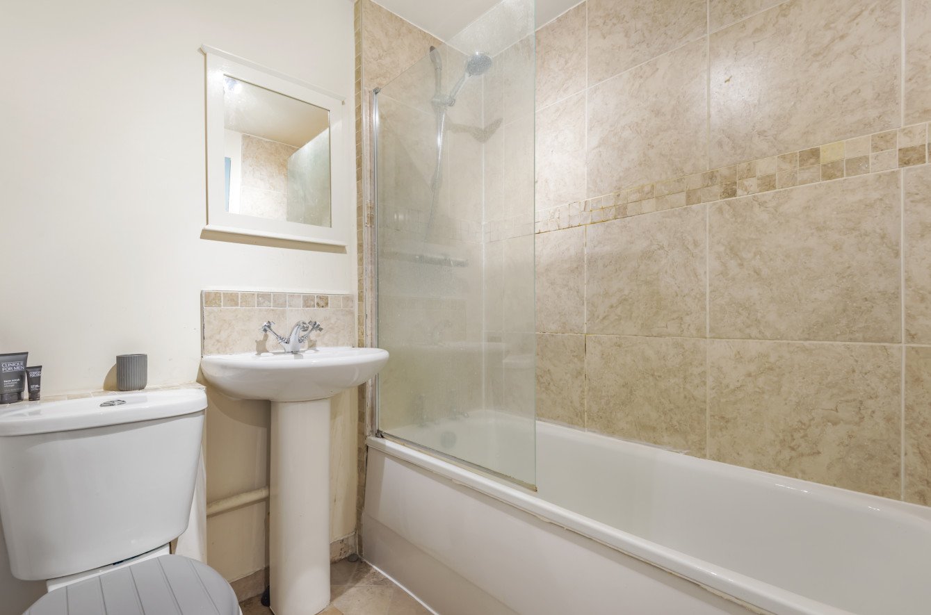 1 bedroom House for sale in Ladygate Lane, Ruislip, HA4 Gibbs Gillespie