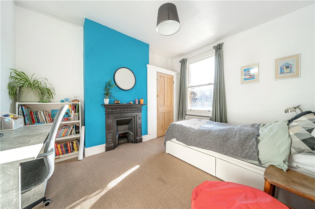 4 bedroom House for sale in Drayton Gardens, Ealing, W13 Gibbs Gillespie