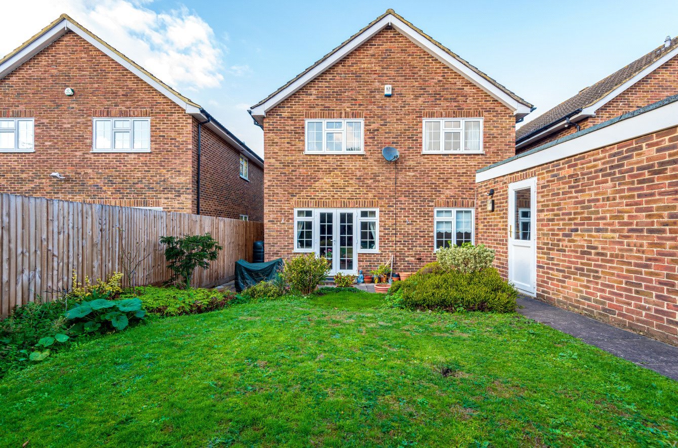 4 bedroom House for sale in Eastcote Road, Ruislip, Middlesex, HA4