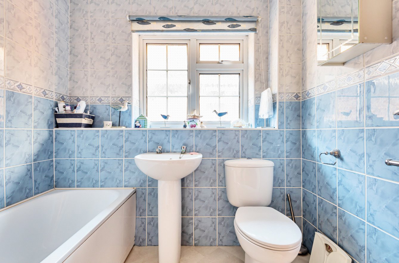 4 bedroom House for sale in Eastcote Road, Ruislip, Middlesex, HA4