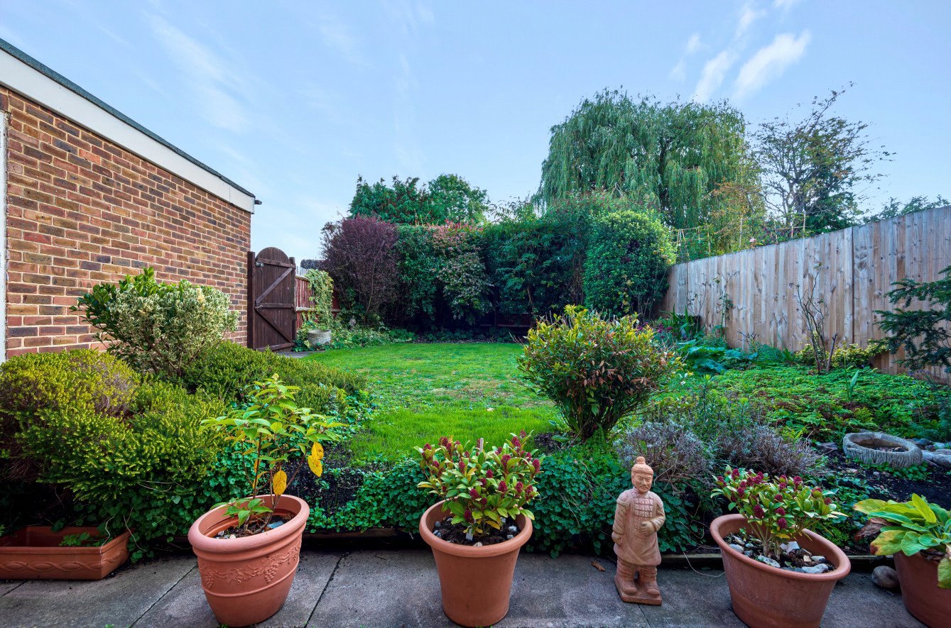 4 bedroom House for sale in Eastcote Road, Ruislip, Middlesex, HA4