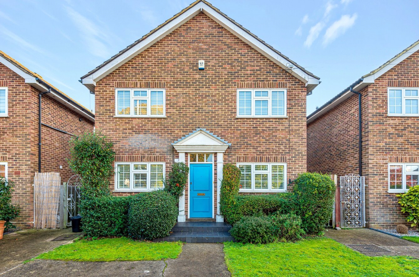 4 bedroom House for sale in Eastcote Road, Ruislip, Middlesex, HA4