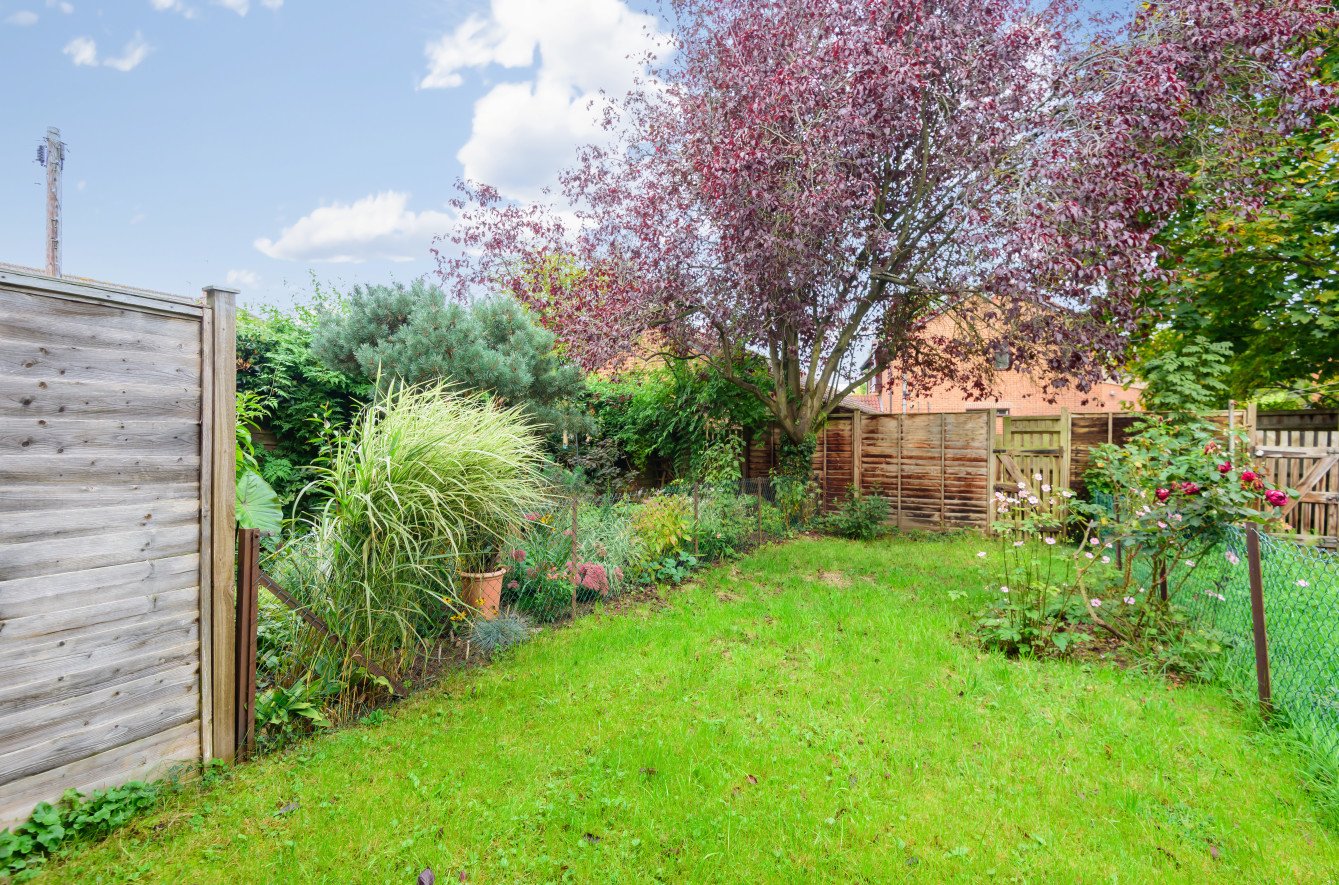 2 bedroom House for sale in Amberley Way, Uxbridge, UB10 Gibbs Gillespie