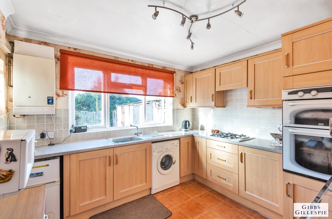 2 bedroom for sale in Headstone Lane, Harrow, Middlesex, HA2