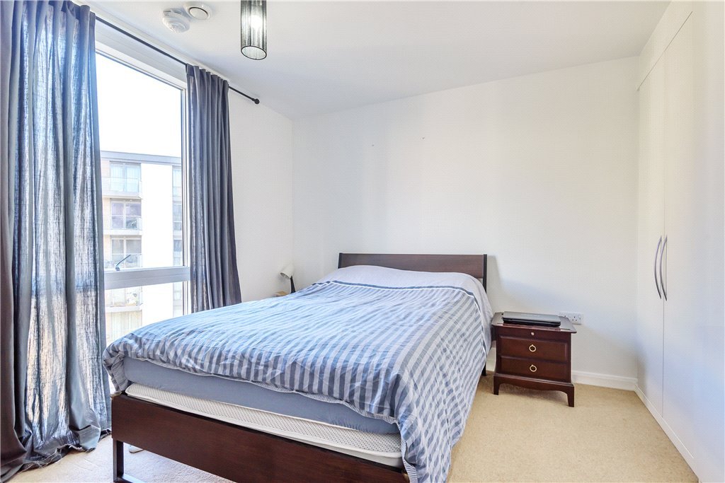 1 bedroom Flat/Apartment for sale in Ealing Road, Brentford, Middlesex