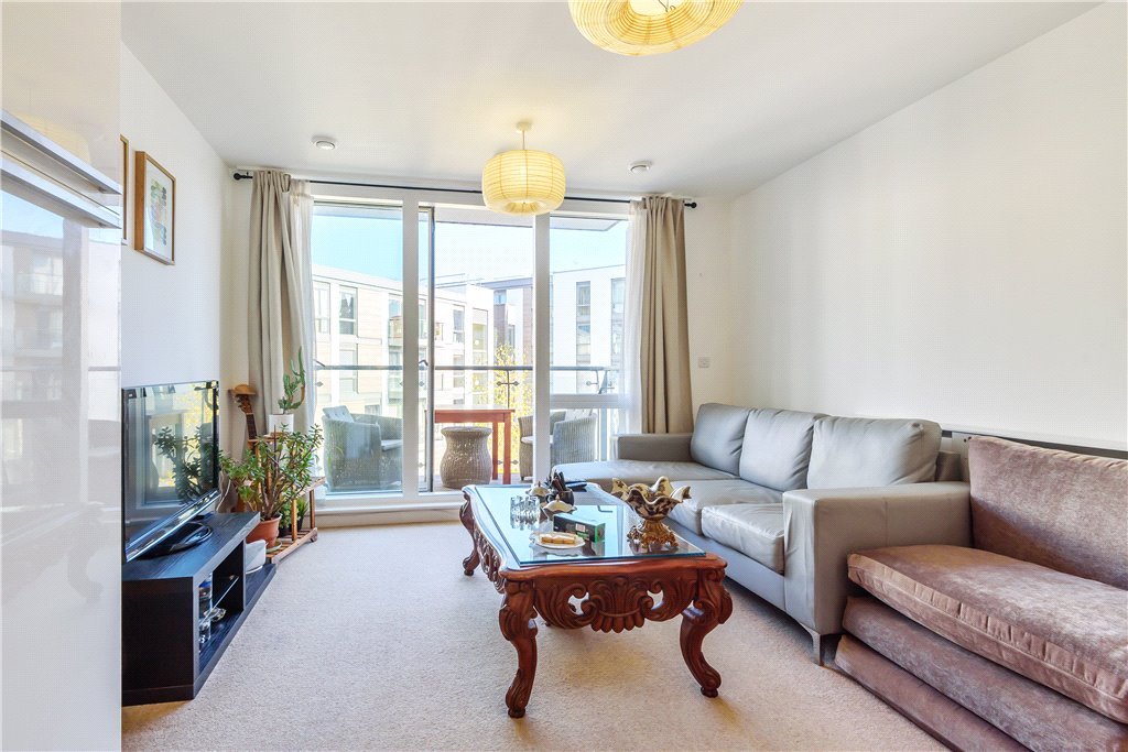 1 bedroom Flat/Apartment for sale in Ealing Road, Brentford, Middlesex