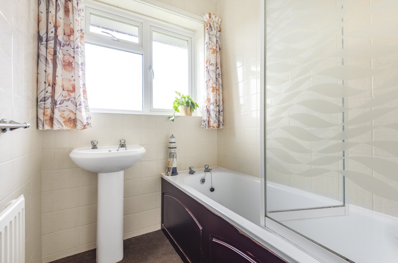 3 bedroom House for sale in Heron Close, Rickmansworth, Hertfordshire, WD3 Gibbs Gillespie