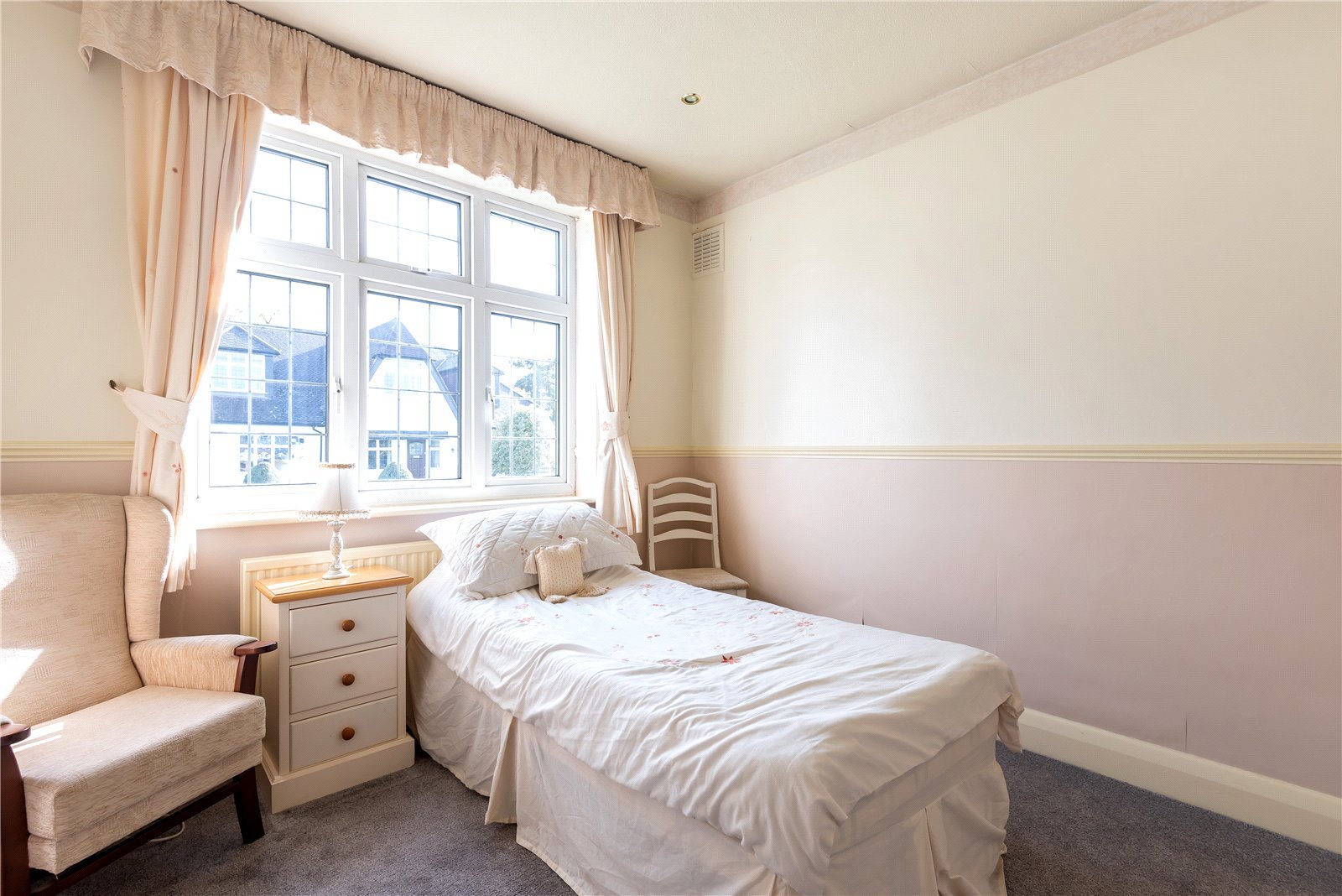 2 bedroom Bungalow for sale in Keswick Gardens, Ruislip, Middlesex, HA4