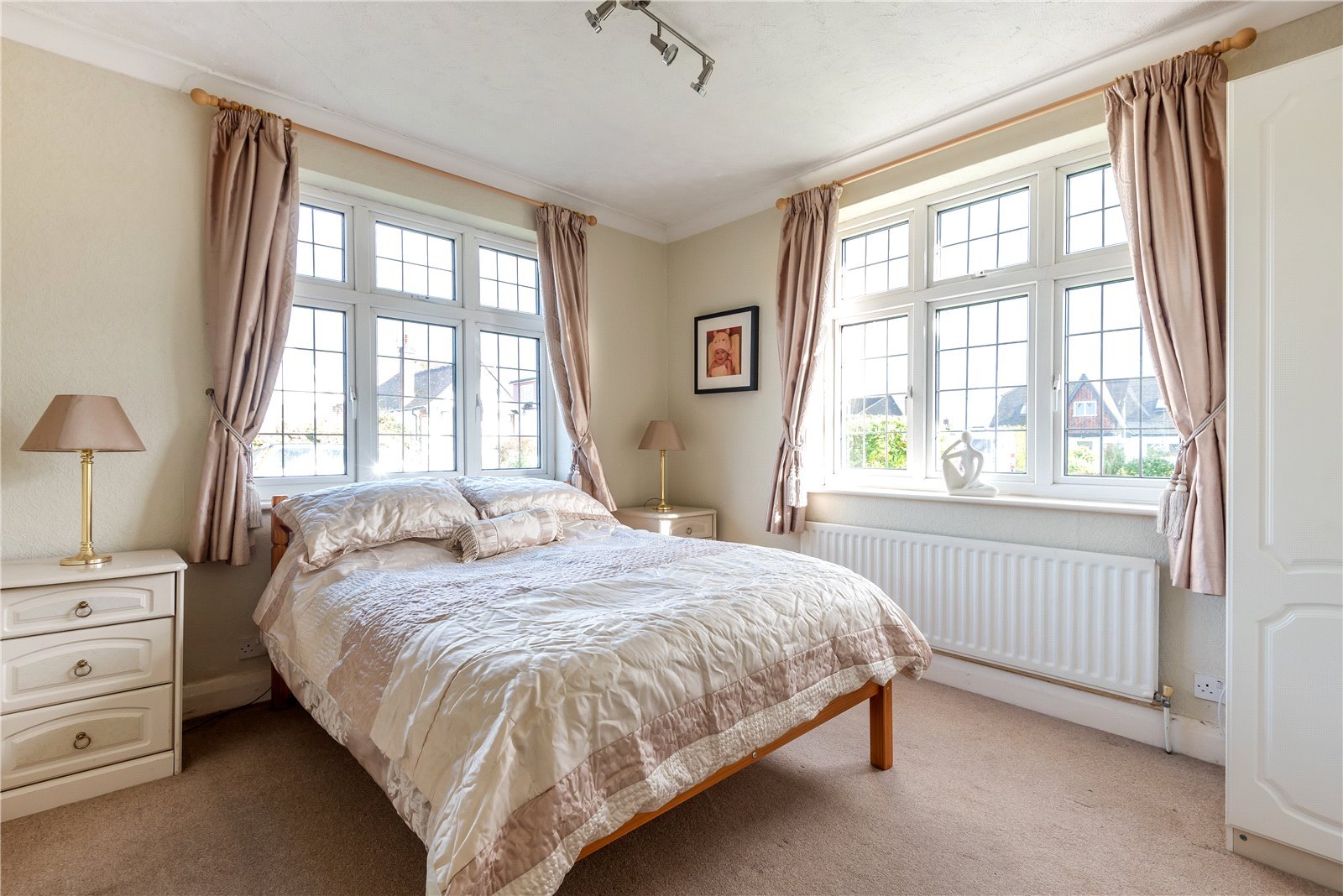 2 bedroom Bungalow for sale in Keswick Gardens, Ruislip, Middlesex, HA4