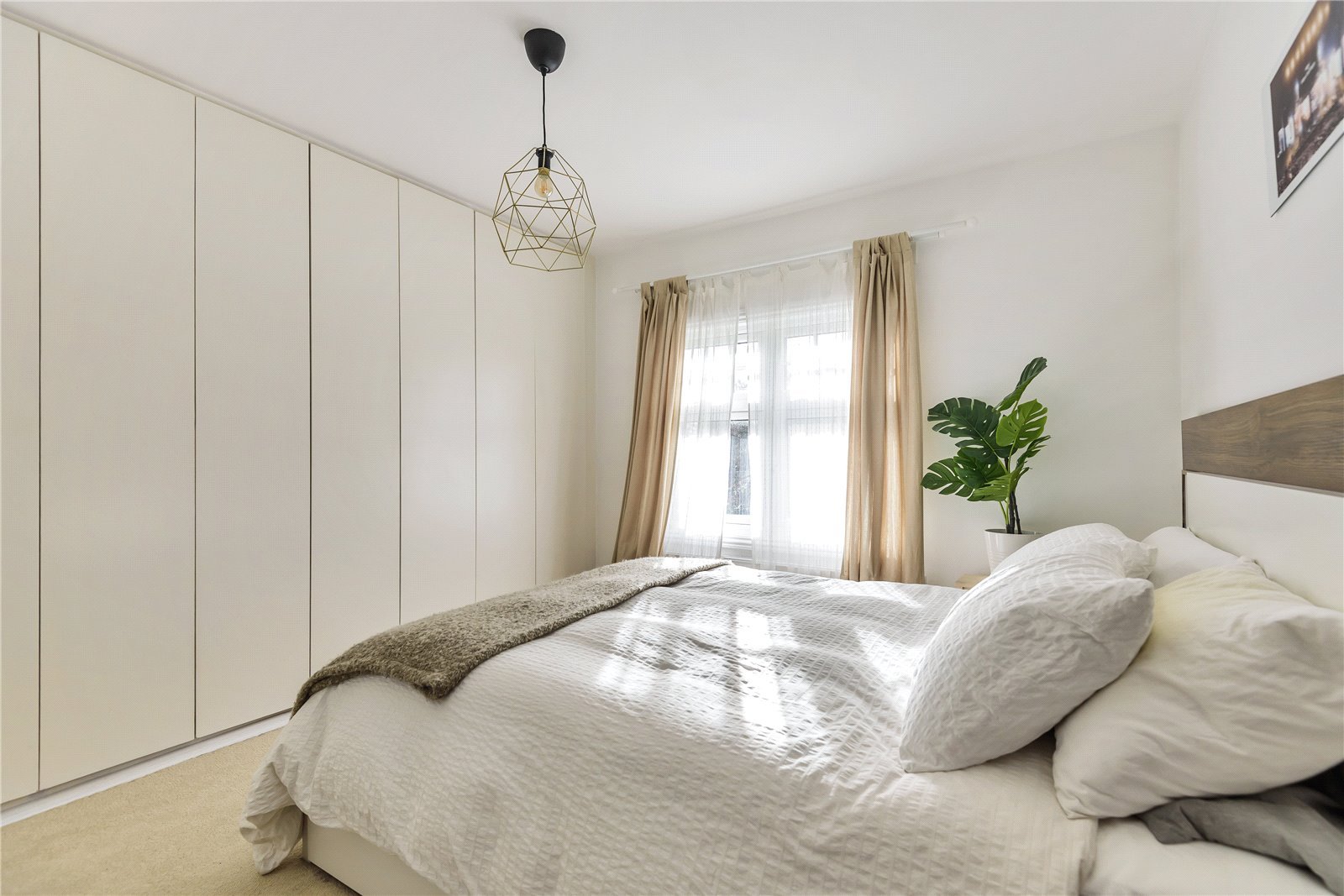 2 bedroom House for sale in Park Lane, Harefield, Uxbridge, Middlesex