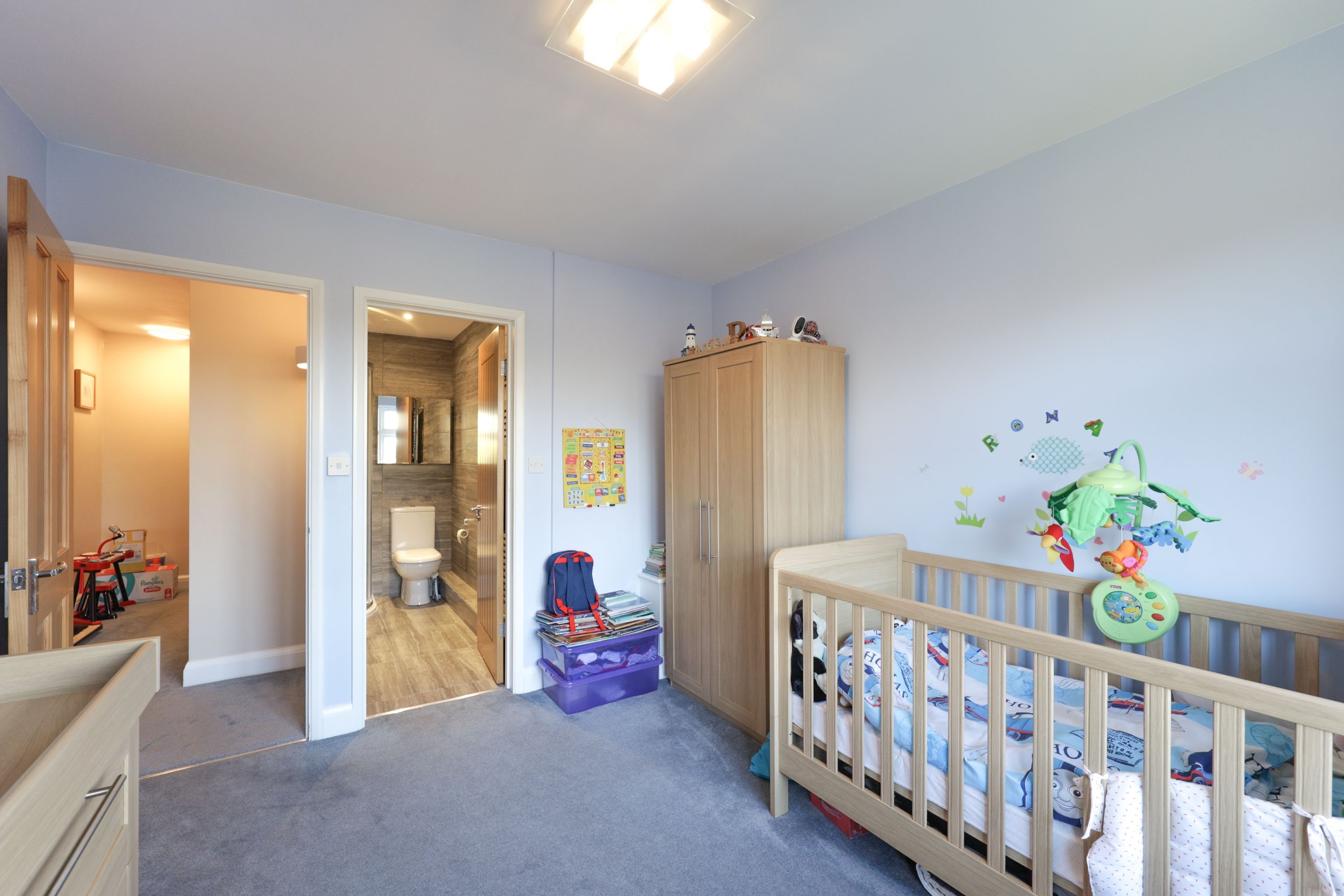 4 bedroom House for sale in Greenway, Pinner, Middlesex, HA5 Gibbs