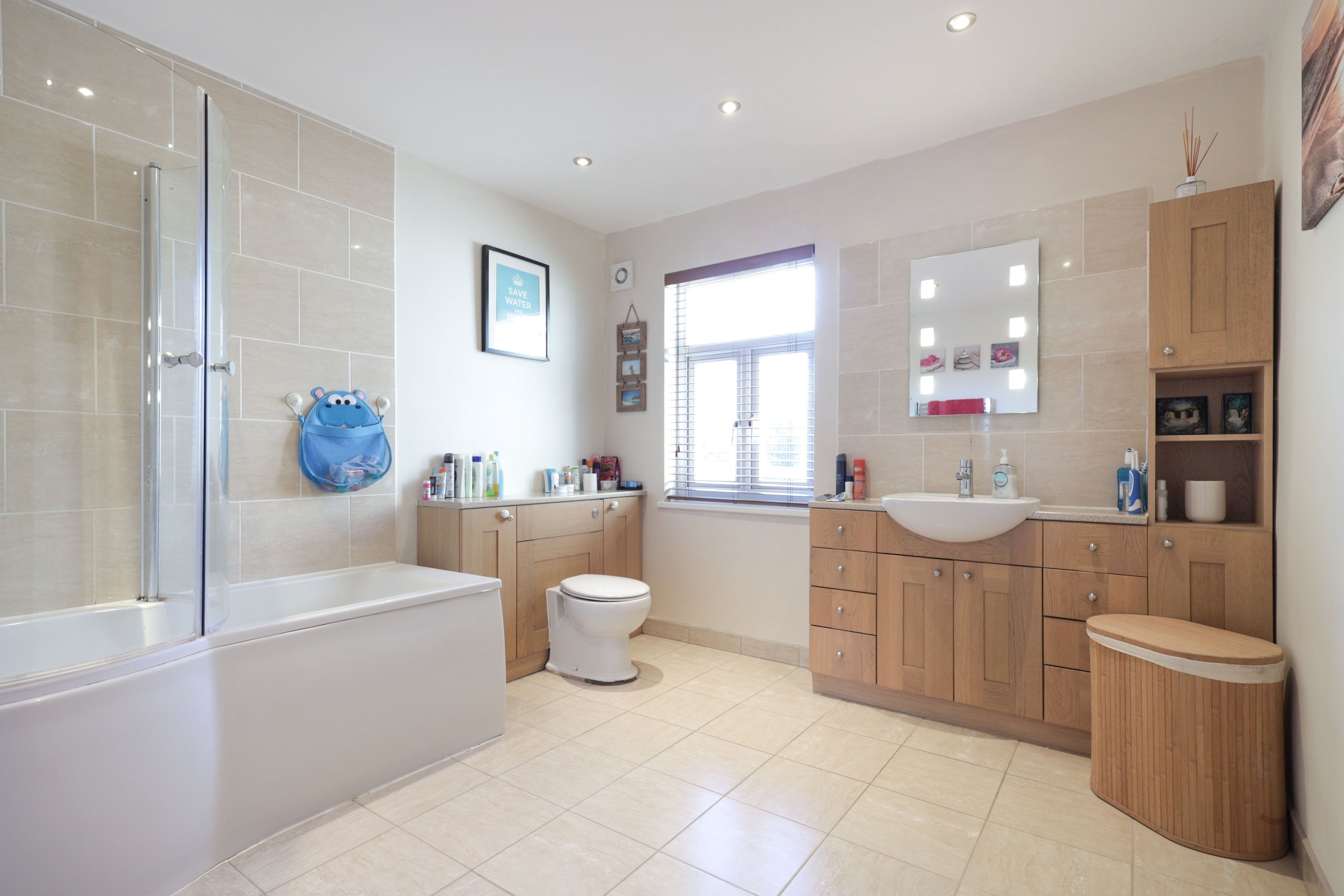 4 bedroom House for sale in Greenway, Pinner, Middlesex, HA5 Gibbs