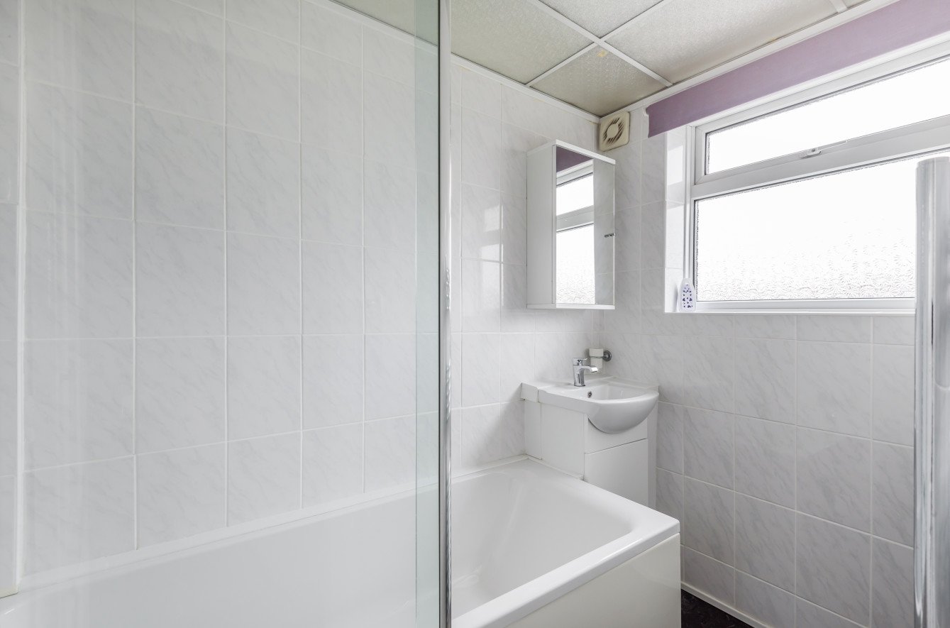 3 bedroom House for sale in Jubilee Drive, Ruislip, Middlesex, HA4