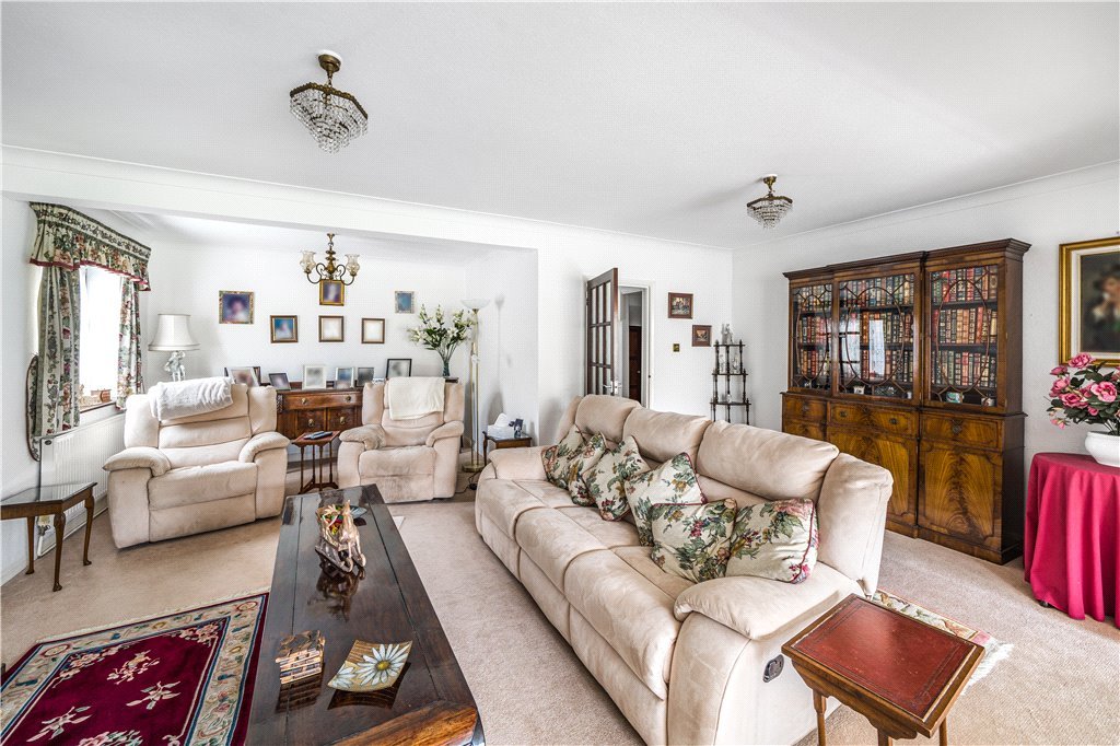 4 bedroom House for sale in High Road Eastcote, Pinner, Middlesex, HA5