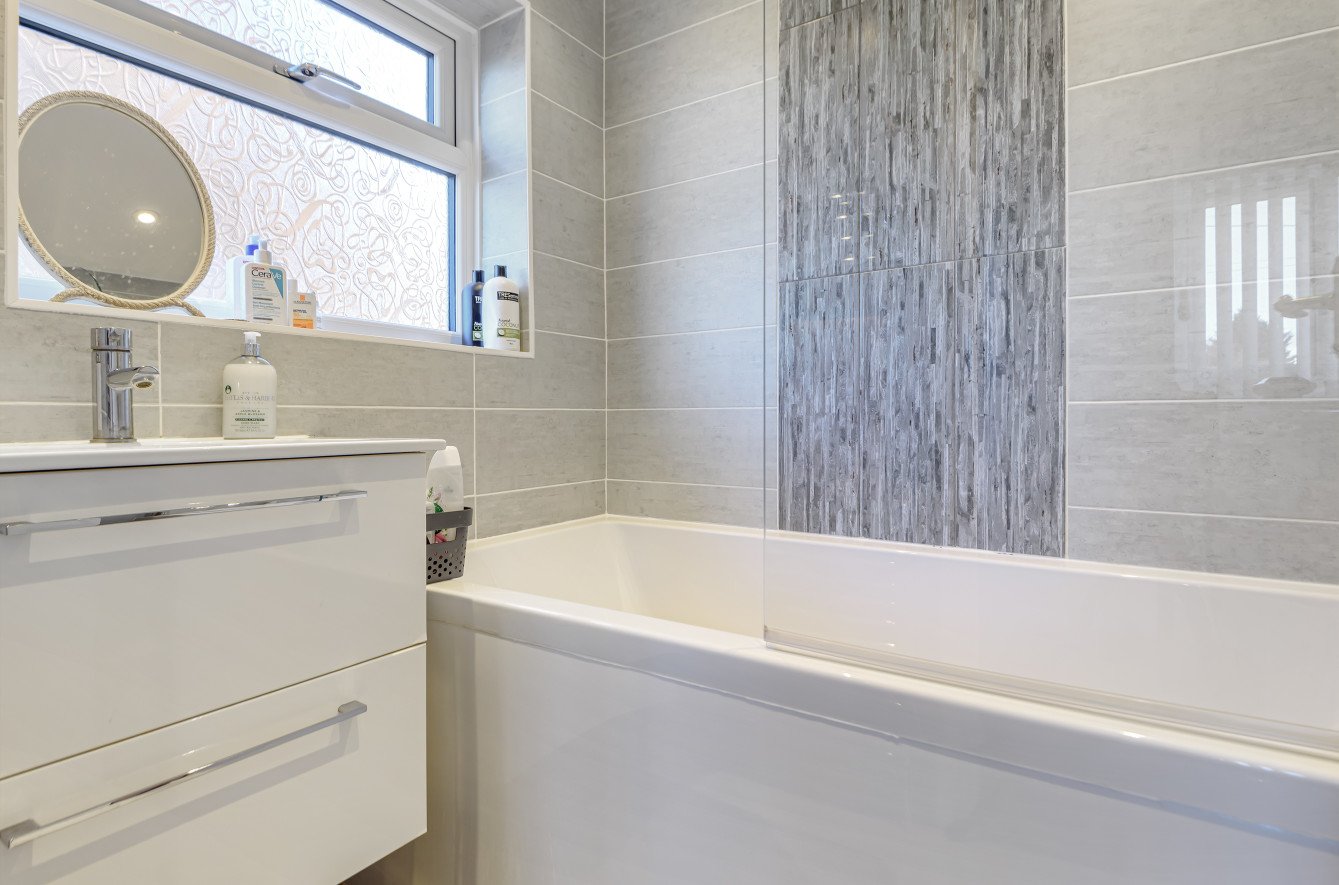 3 bedroom House for sale in Springwell Avenue, Mill End, Rickmansworth