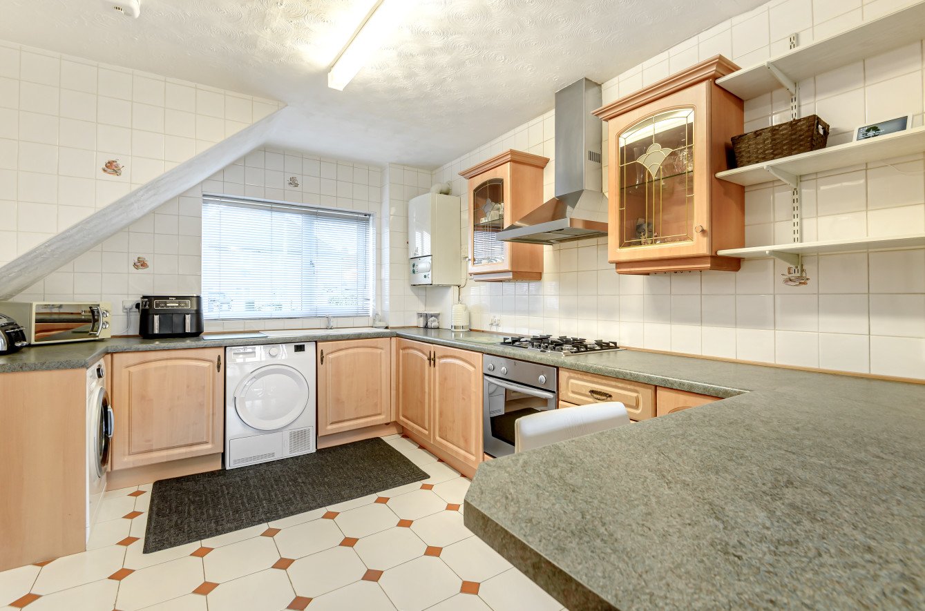 3 bedroom House for sale in Springwell Avenue, Mill End, Rickmansworth