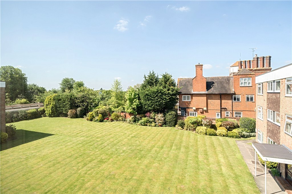 2 bedroom Flat/Apartment for sale in Osborne Court, Park View Road