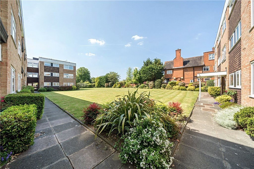 2 bedroom Flat/Apartment for sale in Osborne Court, Park View Road