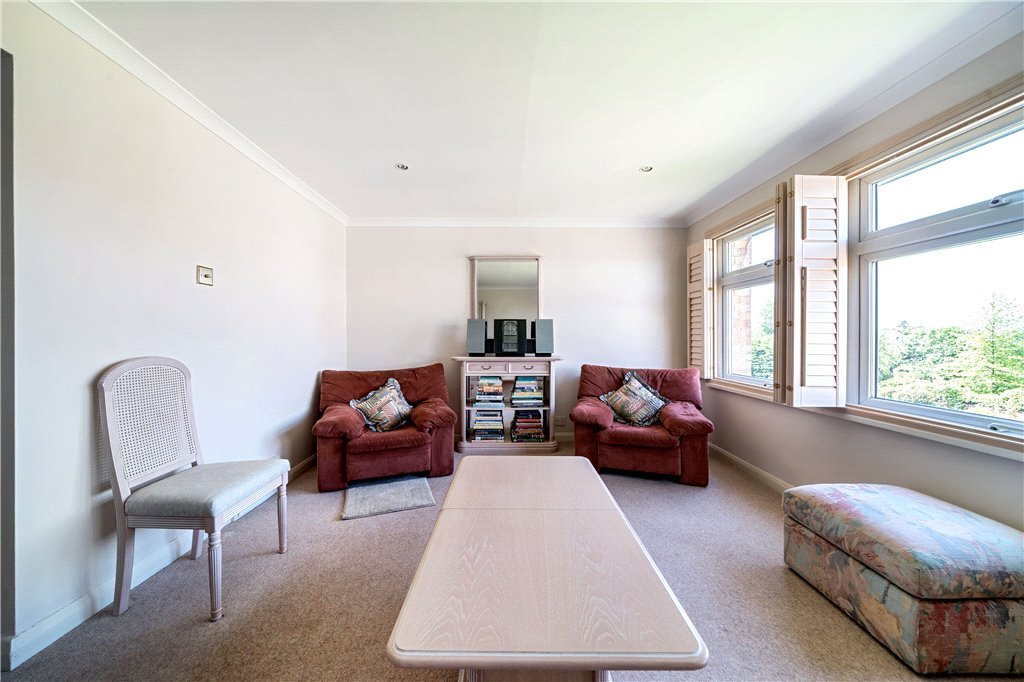 2 bedroom Flat/Apartment for sale in Osborne Court, Park View Road