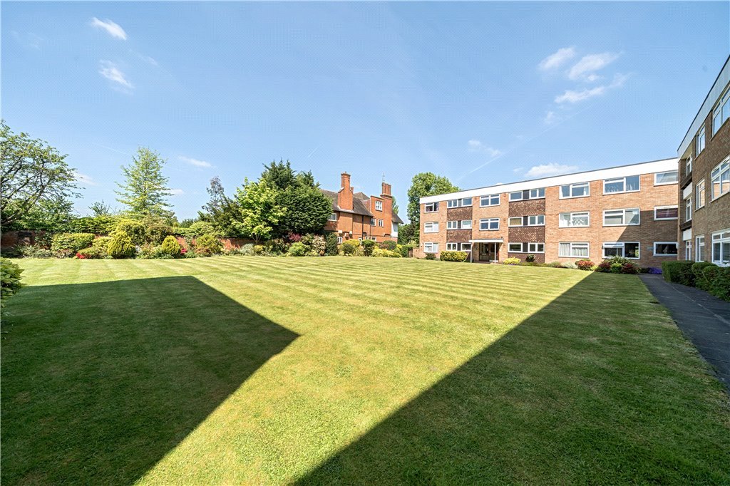 2 bedroom Flat/Apartment for sale in Osborne Court, Park View Road